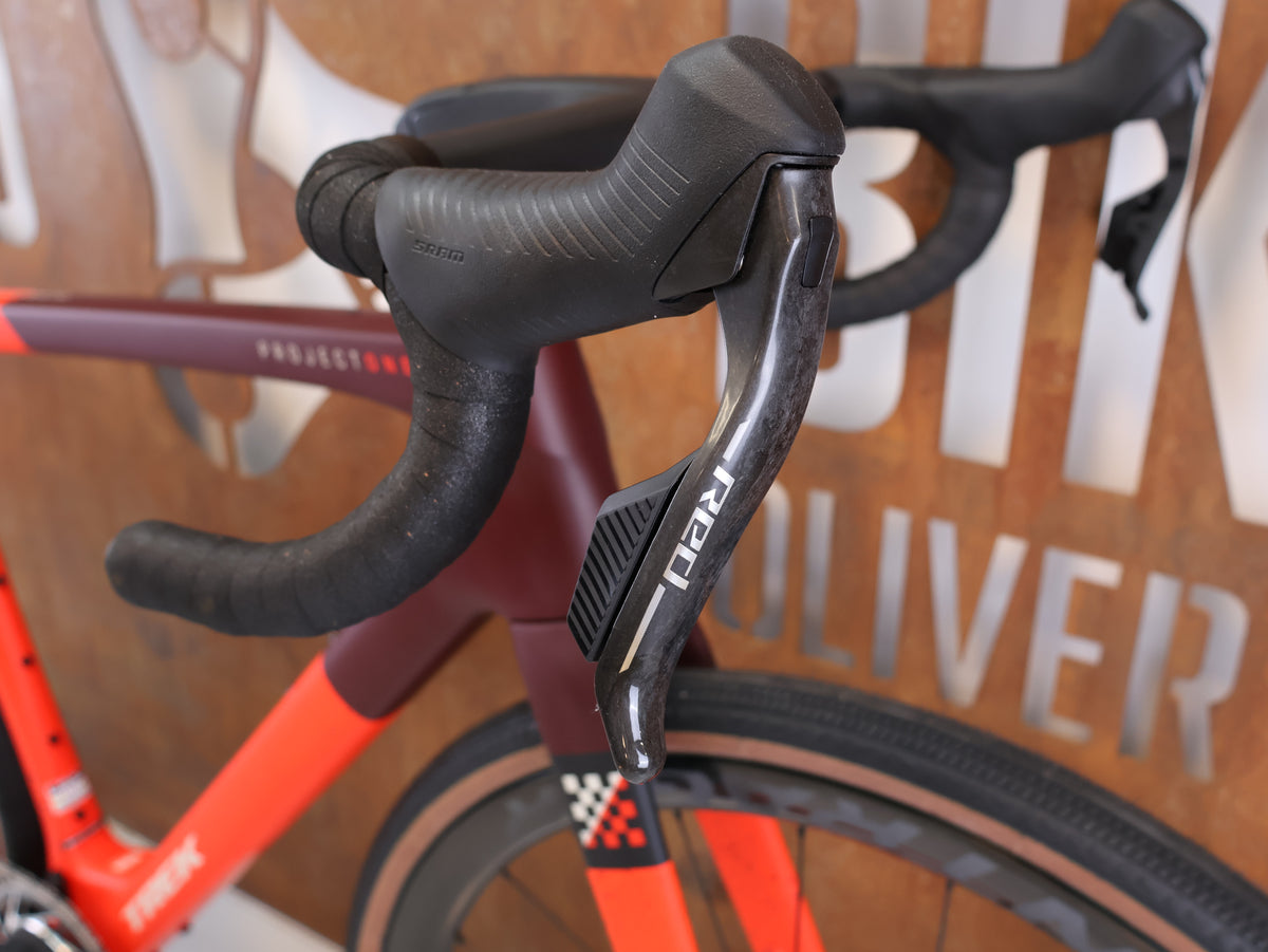 TREK CHECKMATE SLR 9 AXS RADIOACTIVE RED GRAVEL / M/L