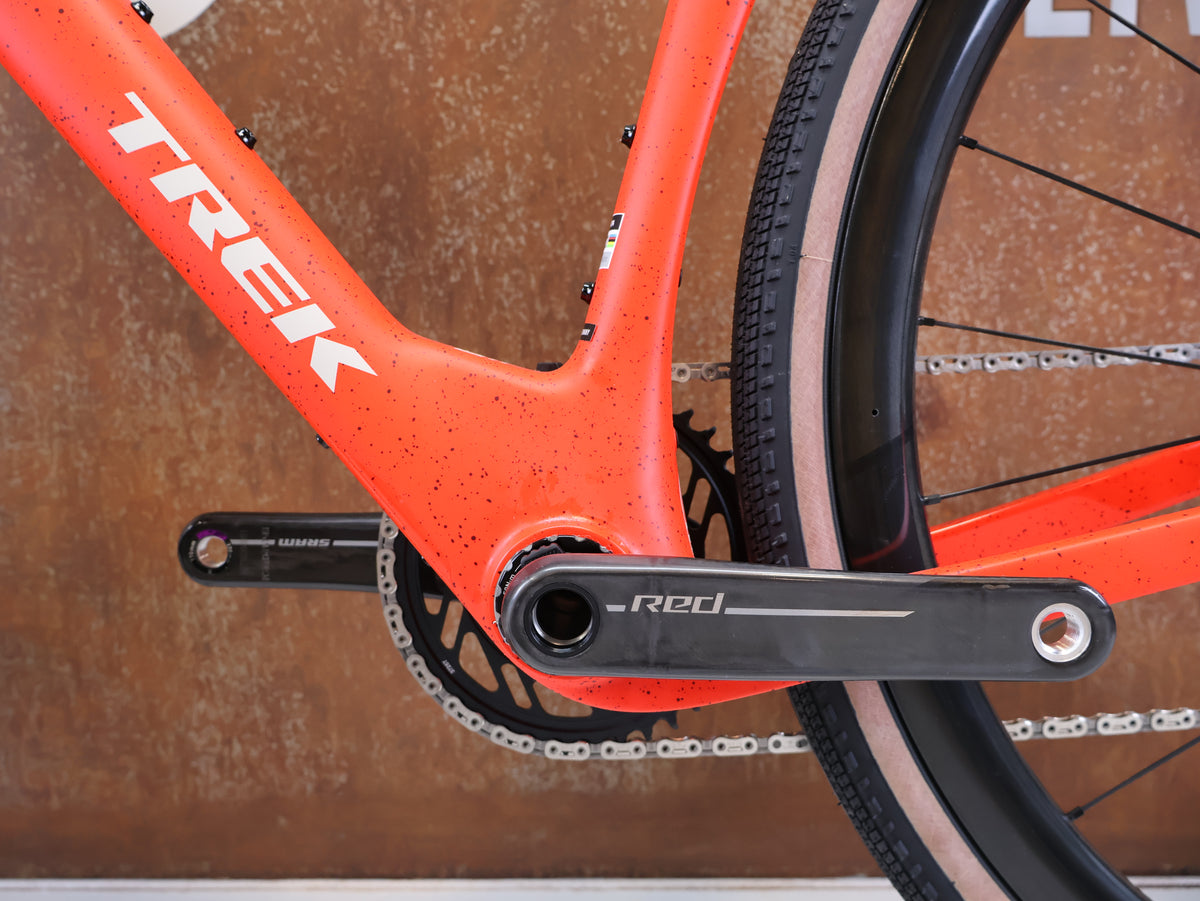 TREK CHECKMATE SLR 9 AXS RADIOACTIVE RED GRAVEL / M/L