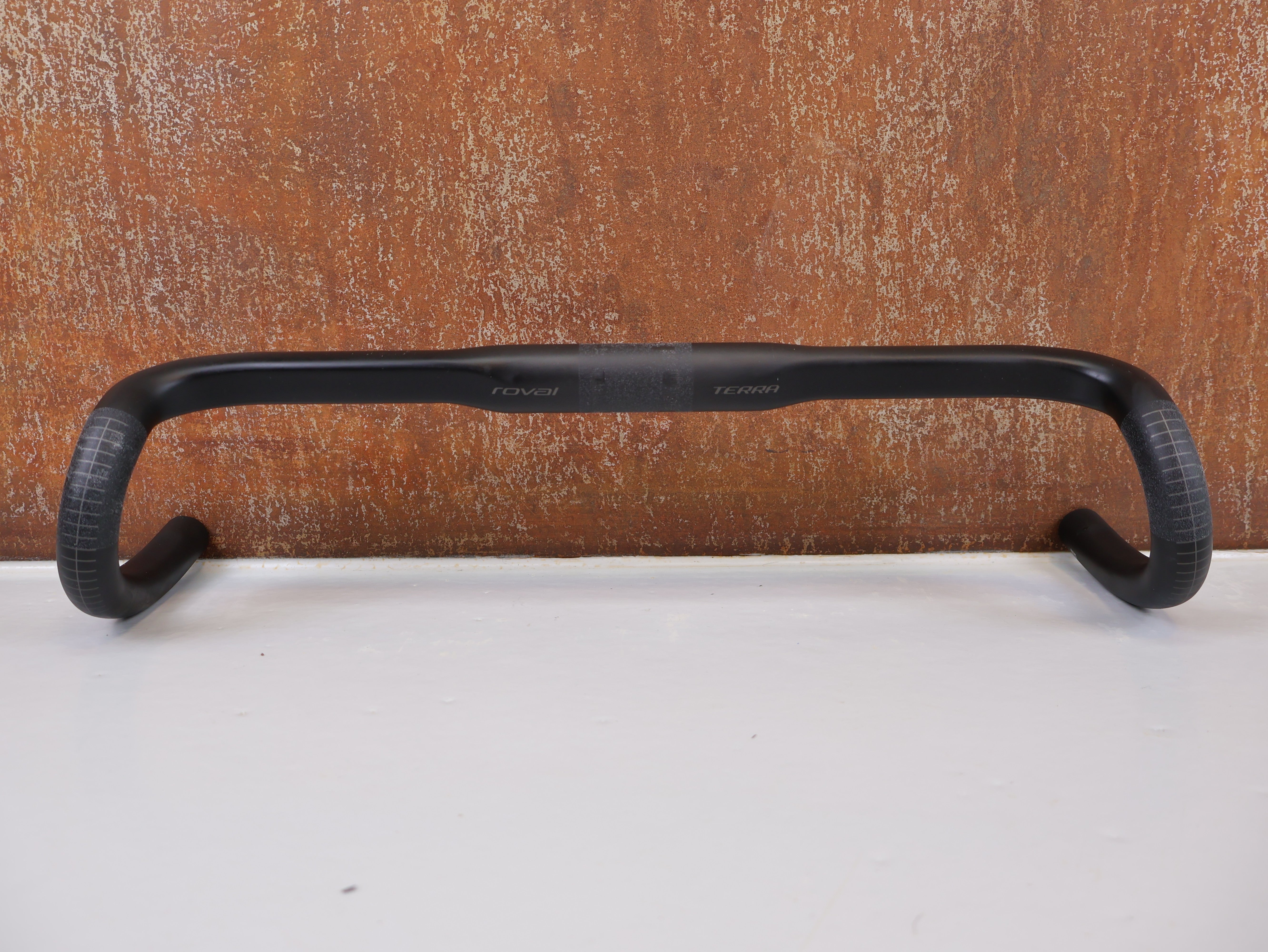 ROVAL TERRA CARBON HANDLEBAR / 440MM-480MM / 12º FLARE / 194G