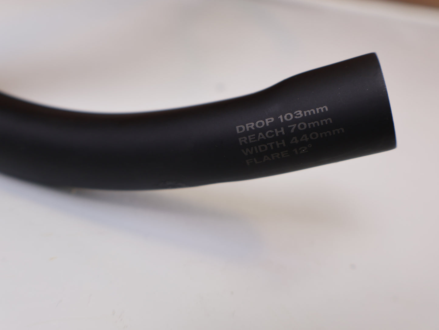 ROVAL TERRA CARBON LENKER / 440MM-480MM / 12º FLARE / 194G / GRAVEL & ROAD