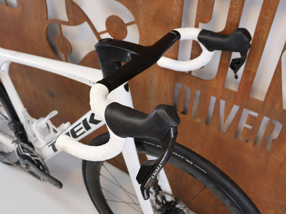 TREK MADONE SLR 9 AXS GEN 8 PROJECT ONE CRYSTAL WHITE / M