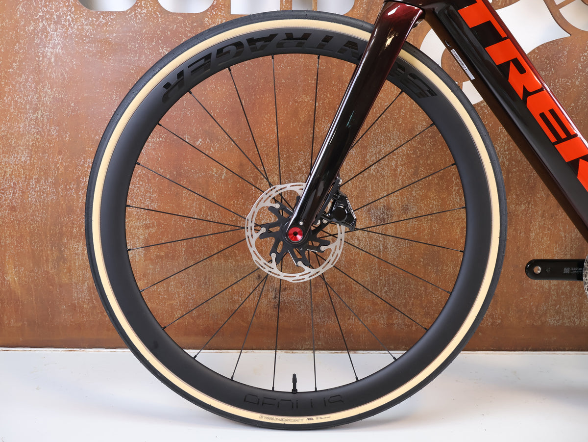 TREK DOMANE+ SL 7 AXS GEN 5 SERPENTINE / L / E-GRAVEL /-ROAD