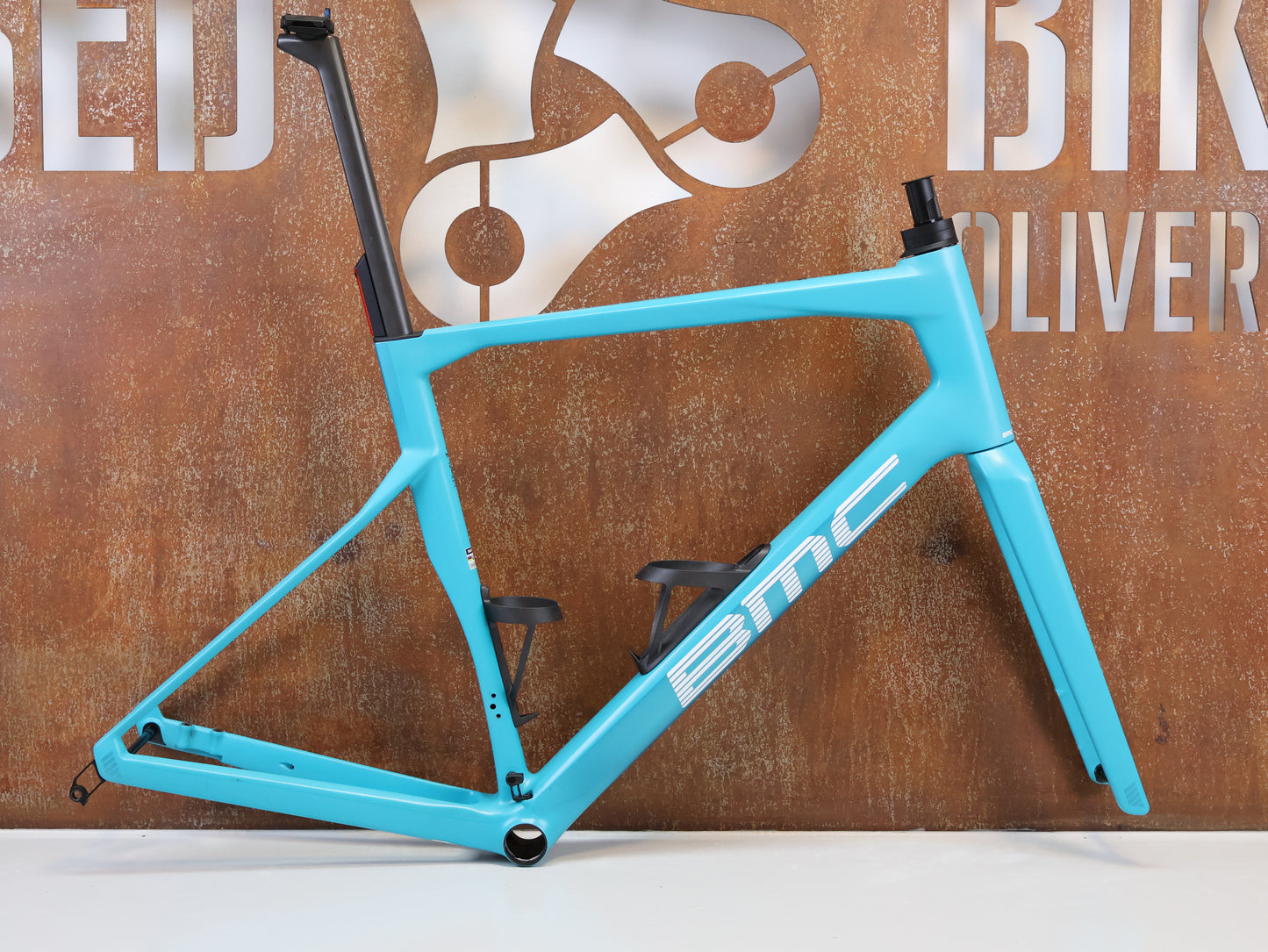 BMC ROADMACHINE 01 TWO FRAMESET / GRÖßE 58 / TURQUOISE WHITE / MJ 2024 / CARBON