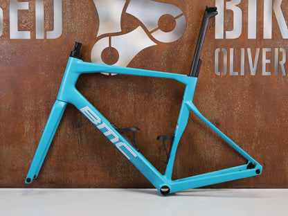 BMC ROADMACHINE 01 TWO FRAMESET / GRÖßE 58 / TURQUOISE WHITE / MJ 2024 / CARBON