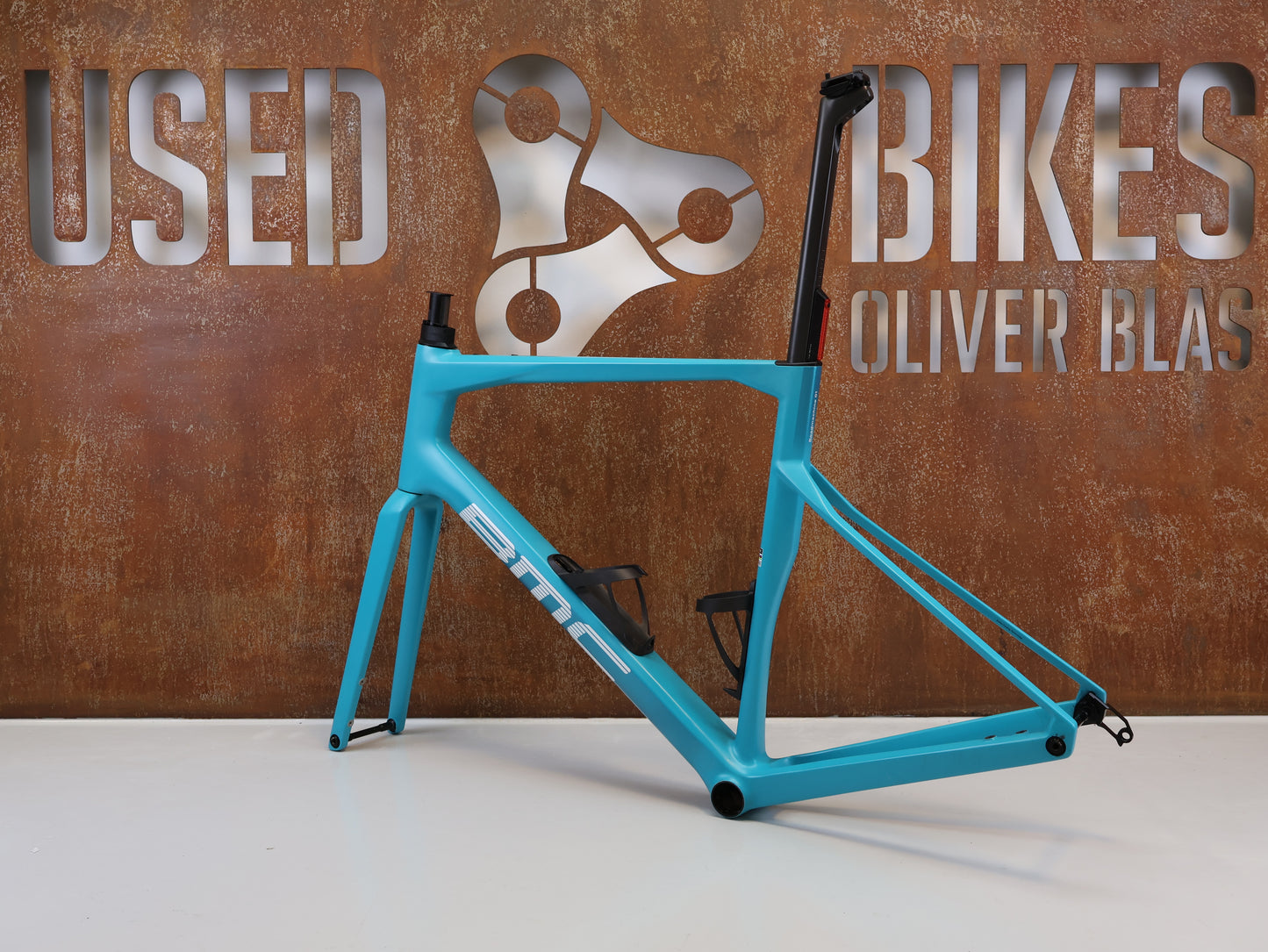 BMC ROADMACHINE 01 TWO FRAMESET / GRÖßE 58 / TURQUOISE WHITE / MJ 2024 / CARBON