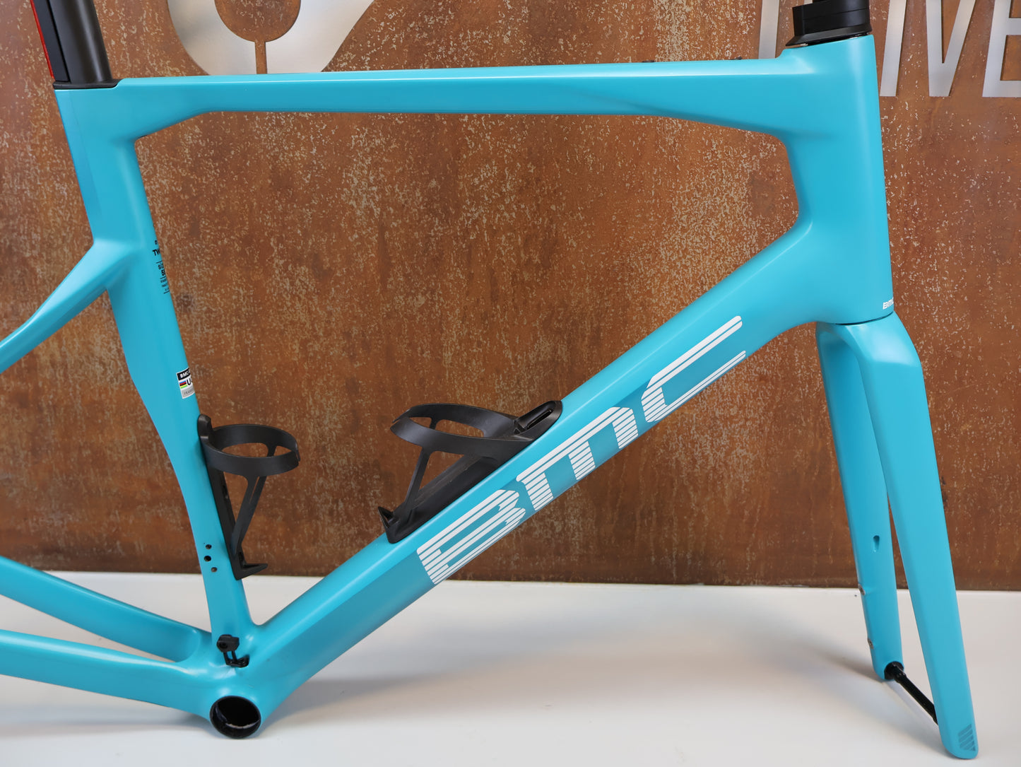 BMC ROADMACHINE 01 TWO FRAMESET / GRÖßE 58 / TURQUOISE WHITE / MJ 2024 / CARBON