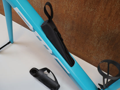 BMC ROADMACHINE 01 TWO FRAMESET / GRÖßE 58 / TURQUOISE WHITE / MJ 2024 / CARBON