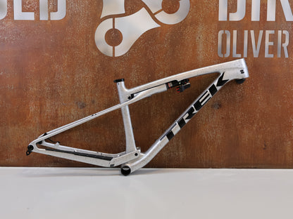 TREK SUPERCALIBER SLR FRAME / SIZE M / ARGENT DRIZZLE / ISOSTRUT FLIGHT ATTENDANT