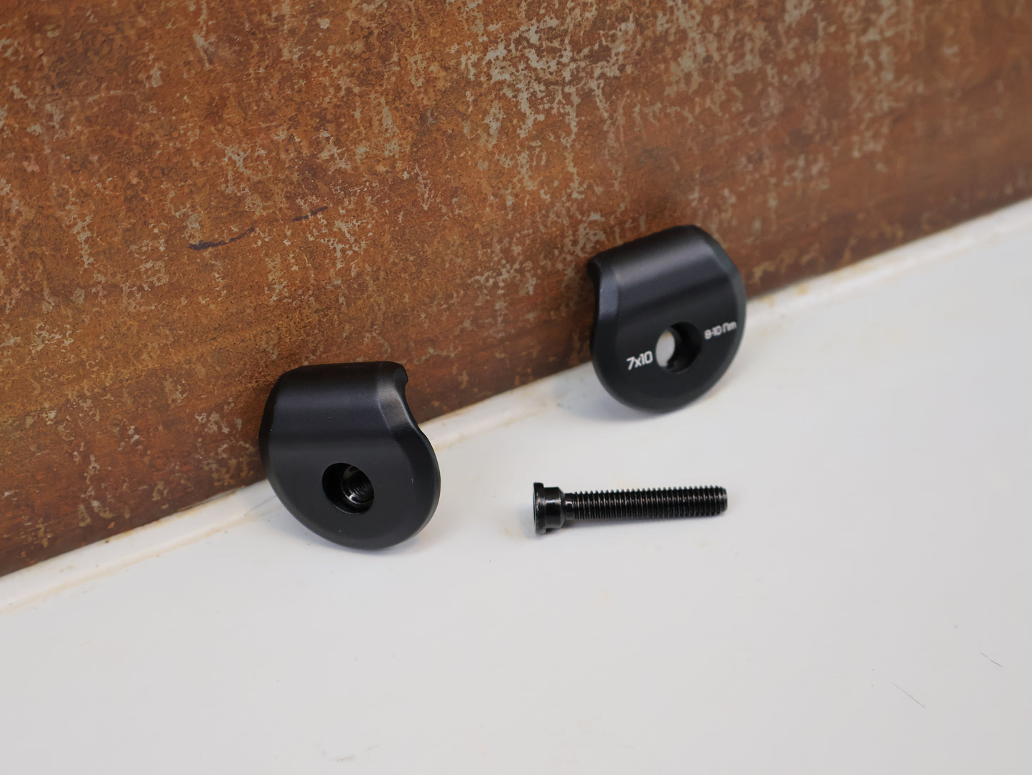 TREK 2-BOLT SEATPOST CLAMPS 7X10 MM / FOR CARBON RAILS / MADONE DOMANE / W524901