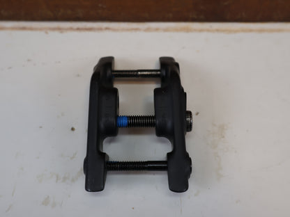 TREK SLASH 2024 MULLET LOWER SHOCK MOUNT BRACKETS / HAN 5317349