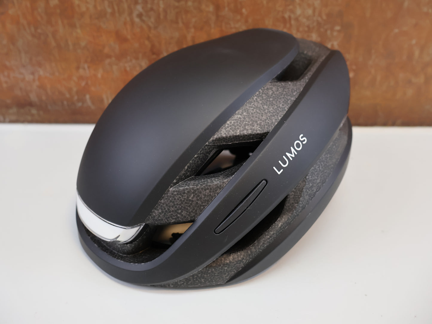 LUMOS ULTRA MIPS SMART HELMET / SIZE M-L (54-61CM) / LED INDICATORS / IPX6 / BLACK