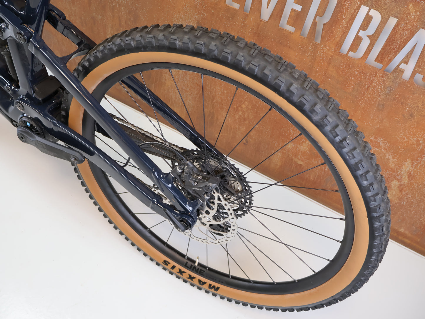 TREK FUEL EXe E-MTB 29 ZOLL / GRÖßE M / TQ HPR50 / NAUTICAL NAVY