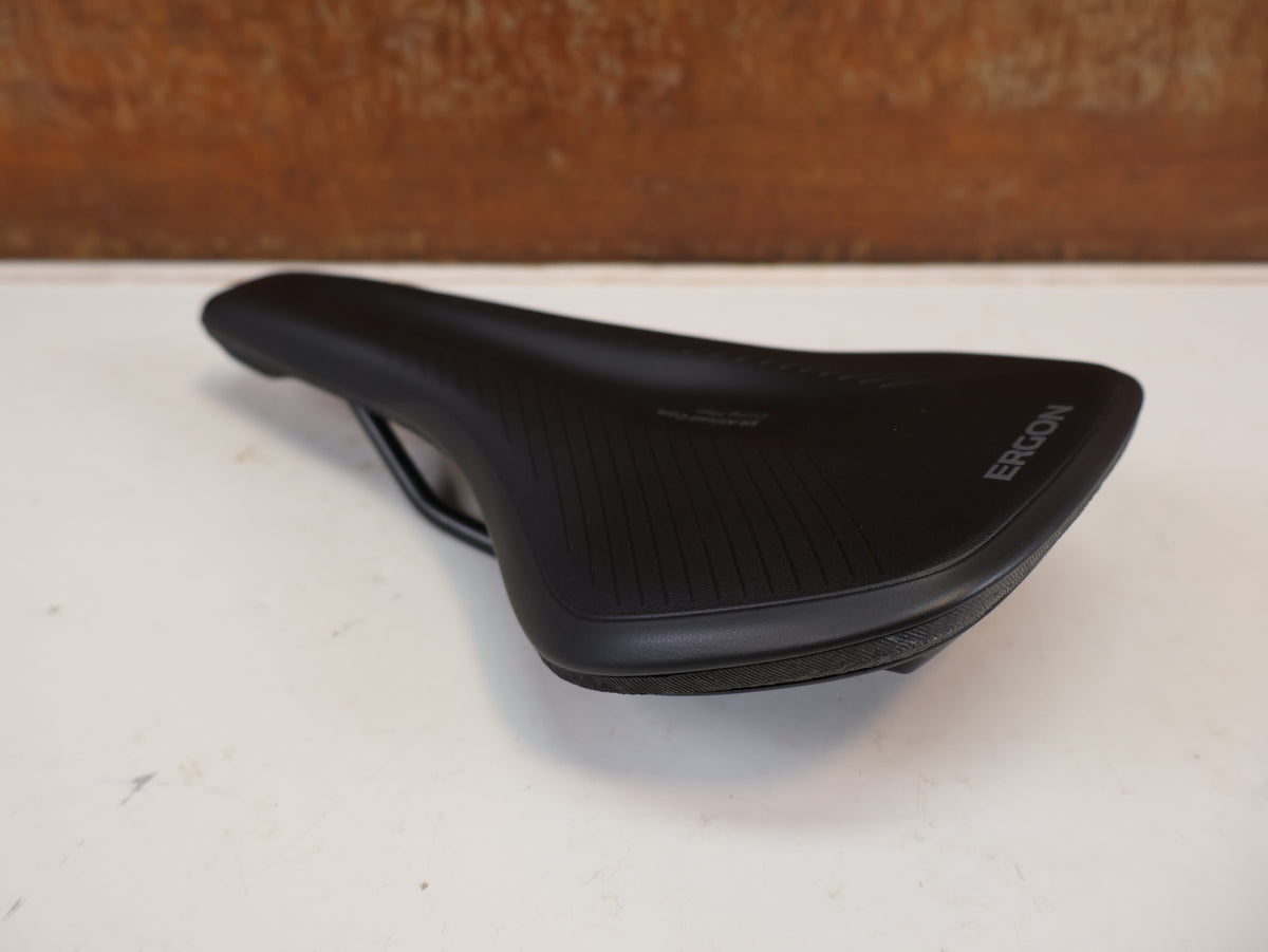 ERGON SR ALLROAD CORE COMP MEN SATTEL GRÖSSE M/L BLACK/GREY