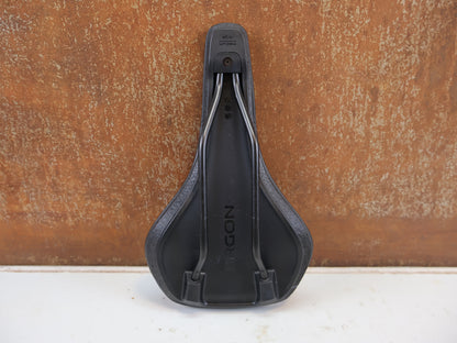 ERGON SR ALLROAD CORE COMP MEN SATTEL GRÖSSE M/L BLACK/GREY