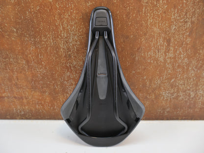 FIZIK TERRA ARGO X3 SATTEL / 150MM / GRAVEL & ALLROAD / KIUM-STREBEN / SCHWARZ