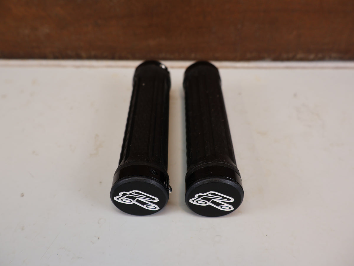 RENTHAL LOCK-ON GRIFFE TRACTION ULTRA TACKY MTB ENDURO G212