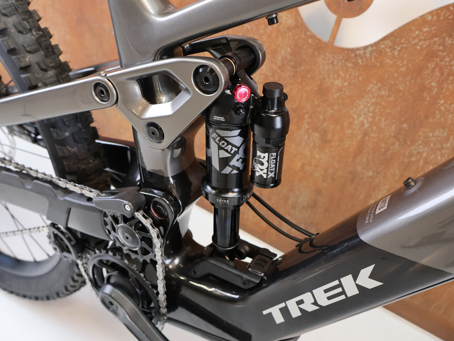 TREK SLASH + 9.7 SLX XT / GRÖSSE M / EMTB TQ HPR50 OCLV CARBON