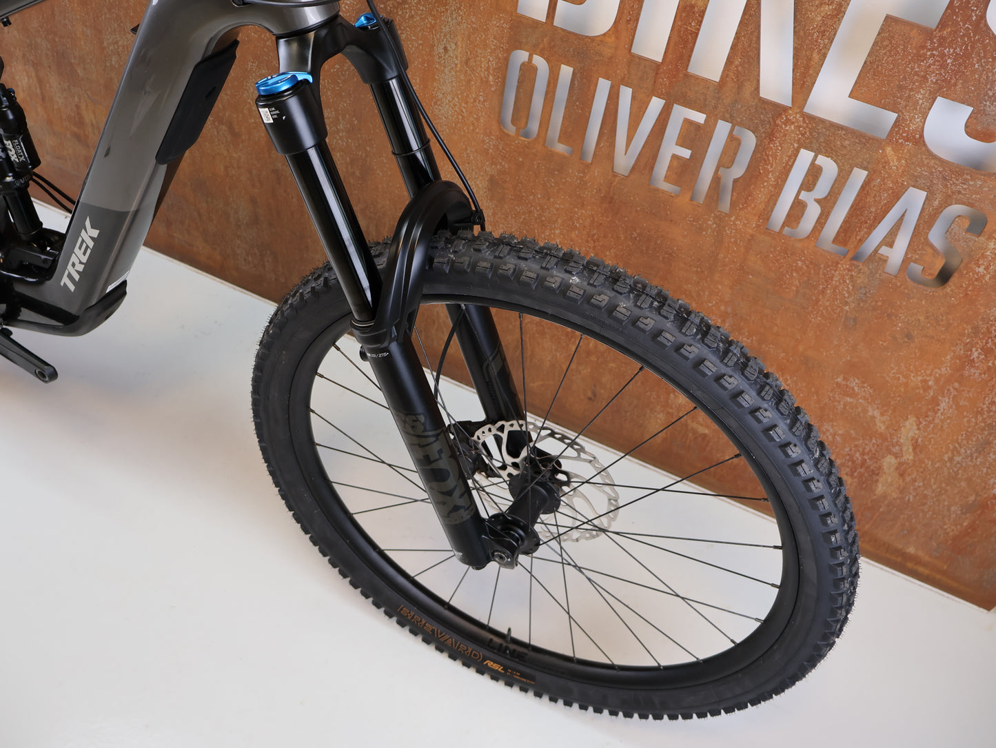 TREK SLASH + 9.7 SLX XT / GRÖSSE M / EMTB TQ HPR50 OCLV CARBON