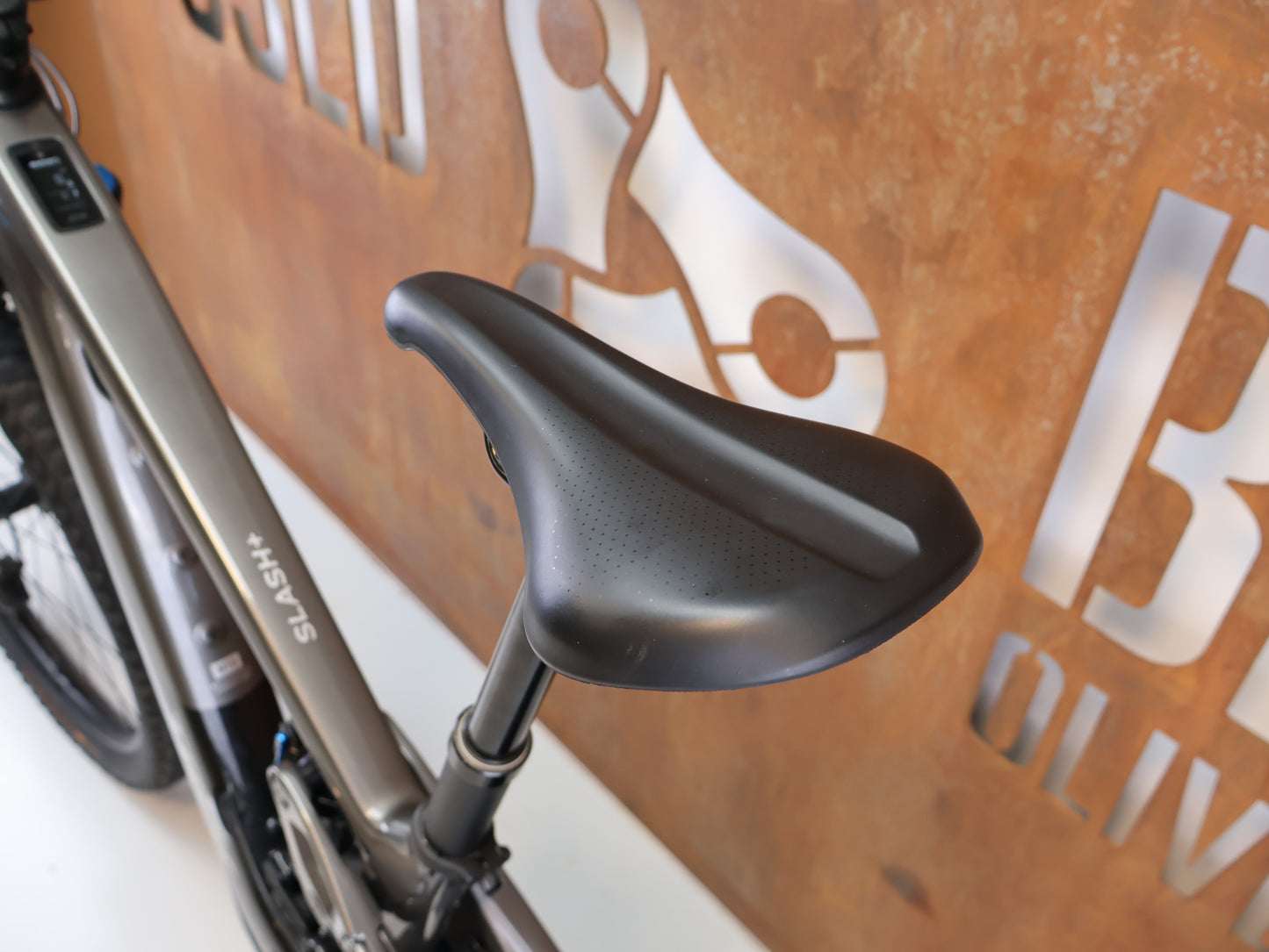 TREK SLASH + 9.7 SLX XT / GRÖSSE M / EMTB TQ HPR50 OCLV CARBON