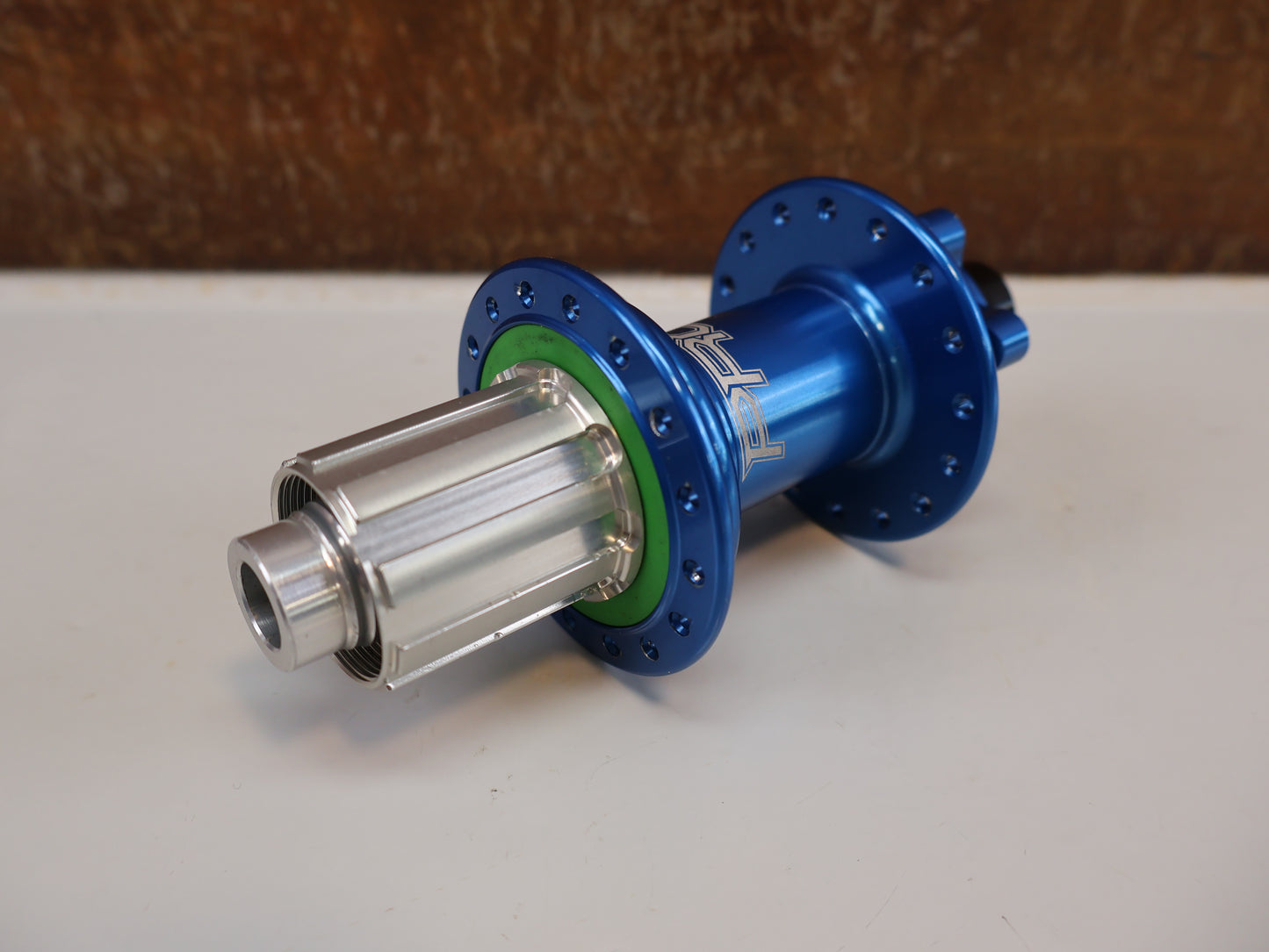 HOPE PRO 4 REAR HUB / 12 X 148 MM BOOST / 32 HOLE / BLUE / RHP432B148SA