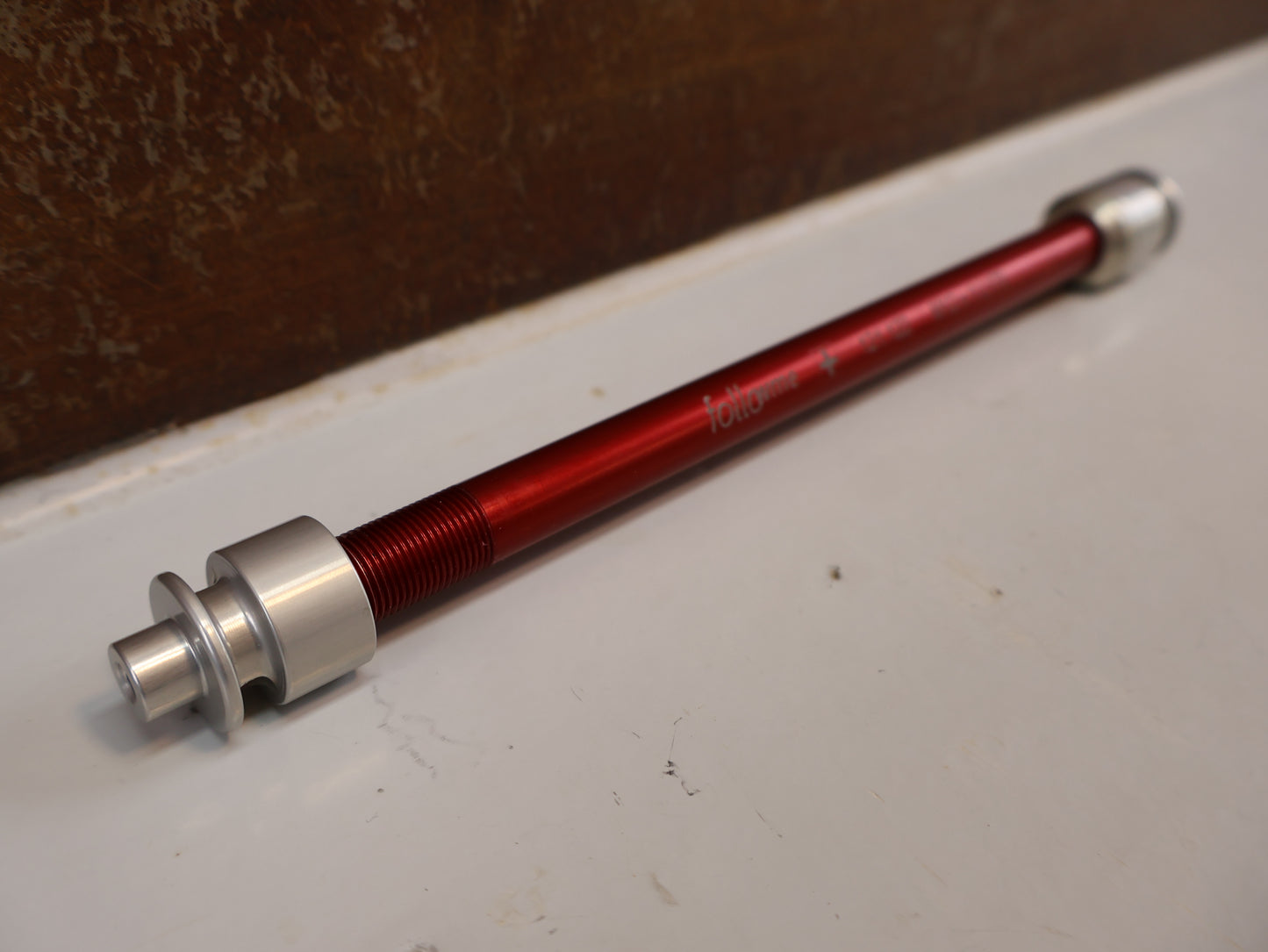 FOLLOWME THRU-AXLE M12X1.0X170 MM / ALUMINUM / RED / SYNTACE DT-SWISS BOOST