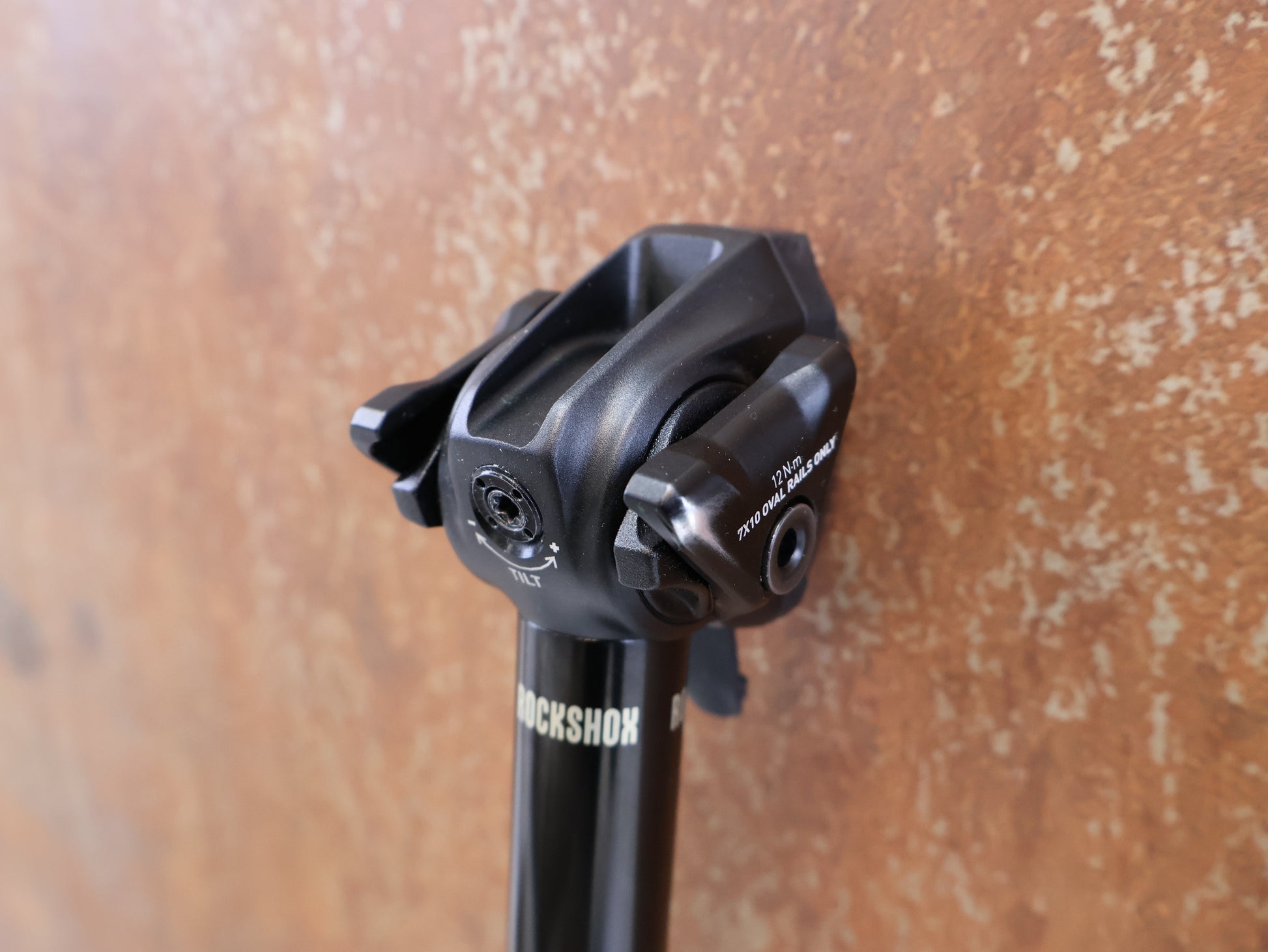 oval sattelstütze ROCKSHOX REVERB AXS A1 VARIO-SATTELSTÜTZE / 31,6 MM / 150 MM HUB / 7X1 – USEDBIKES-OB.DE