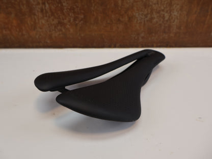 TREK AEOLUS RSL FAHRRADSATTEL / CARBON / 145 MM / RACE SHOP LIMITED