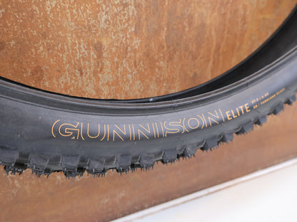 BONTRAGER GUNNISON ELITE XR TLR 27.5 X 2.4 MTB REIFEN