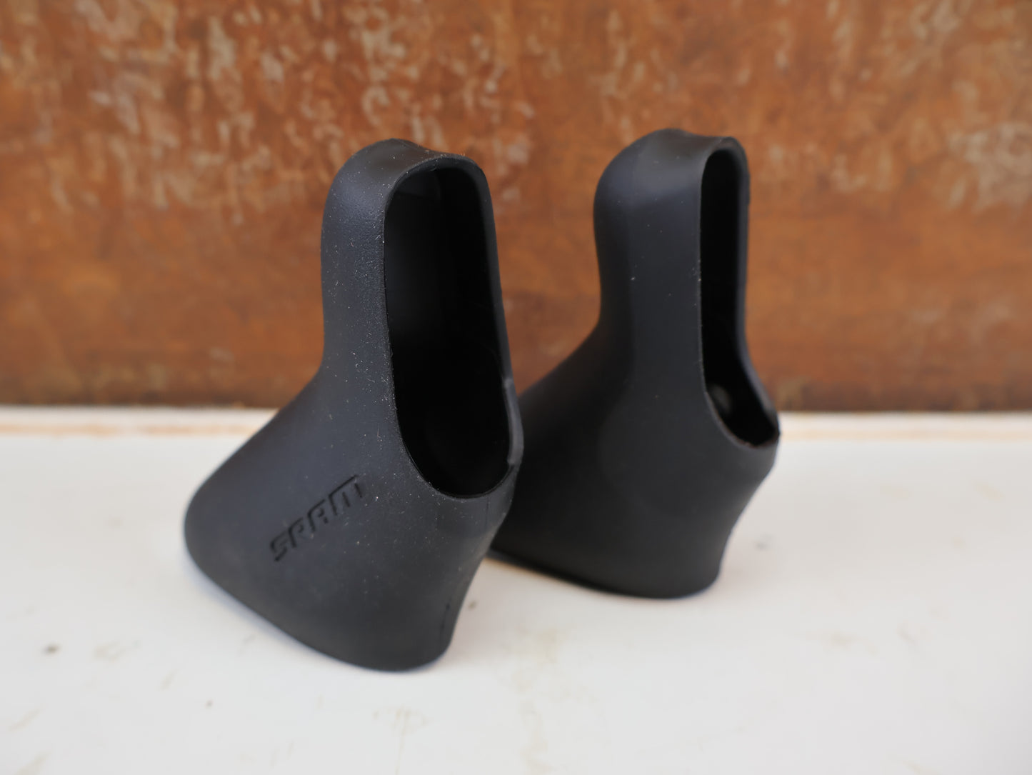 SRAM GRIFFGUMMIS OHNE LENKERBAND SCHWARZ RED FORCE RIVAL APEX