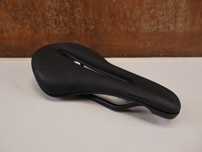 BONTRAGER VERSE SHORT PRO SATTEL / CARBONSTREBEN 250 × 145 MM / 5254985