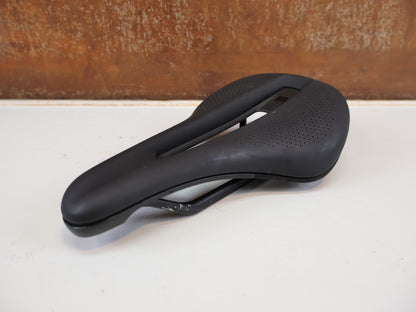 BONTRAGER VERSE SHORT PRO SATTEL / CARBONSTREBEN 250 × 145 MM / 5254985