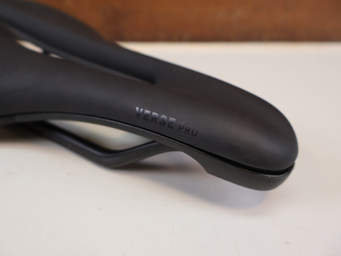 BONTRAGER VERSE SHORT PRO SATTEL / CARBONSTREBEN 250 × 145 MM / 5254985