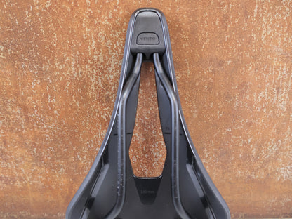 FIZIK VENTO ARGO SATTEL SCHWARZ RENNRAD / 140MM / 236G