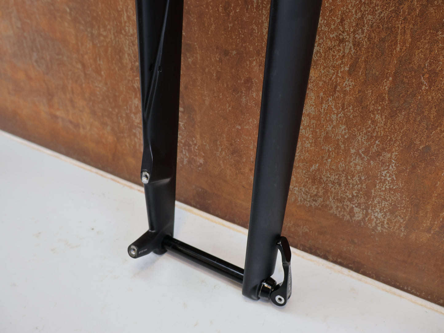 3T RIGID MTB 29 CARBON GABEL POST MOUNT TAPERED / 15X100
