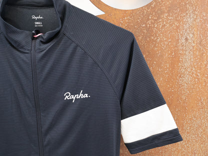 RAPHA CORE LIGHTWEIGHT RADTRIKOT / HERREN / GRÖSSE S / BLACK / ATMUNGSAKTIV