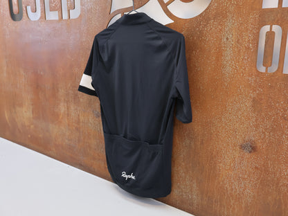 RAPHA CORE LIGHTWEIGHT RADTRIKOT / HERREN / GRÖSSE S / BLACK / ATMUNGSAKTIV