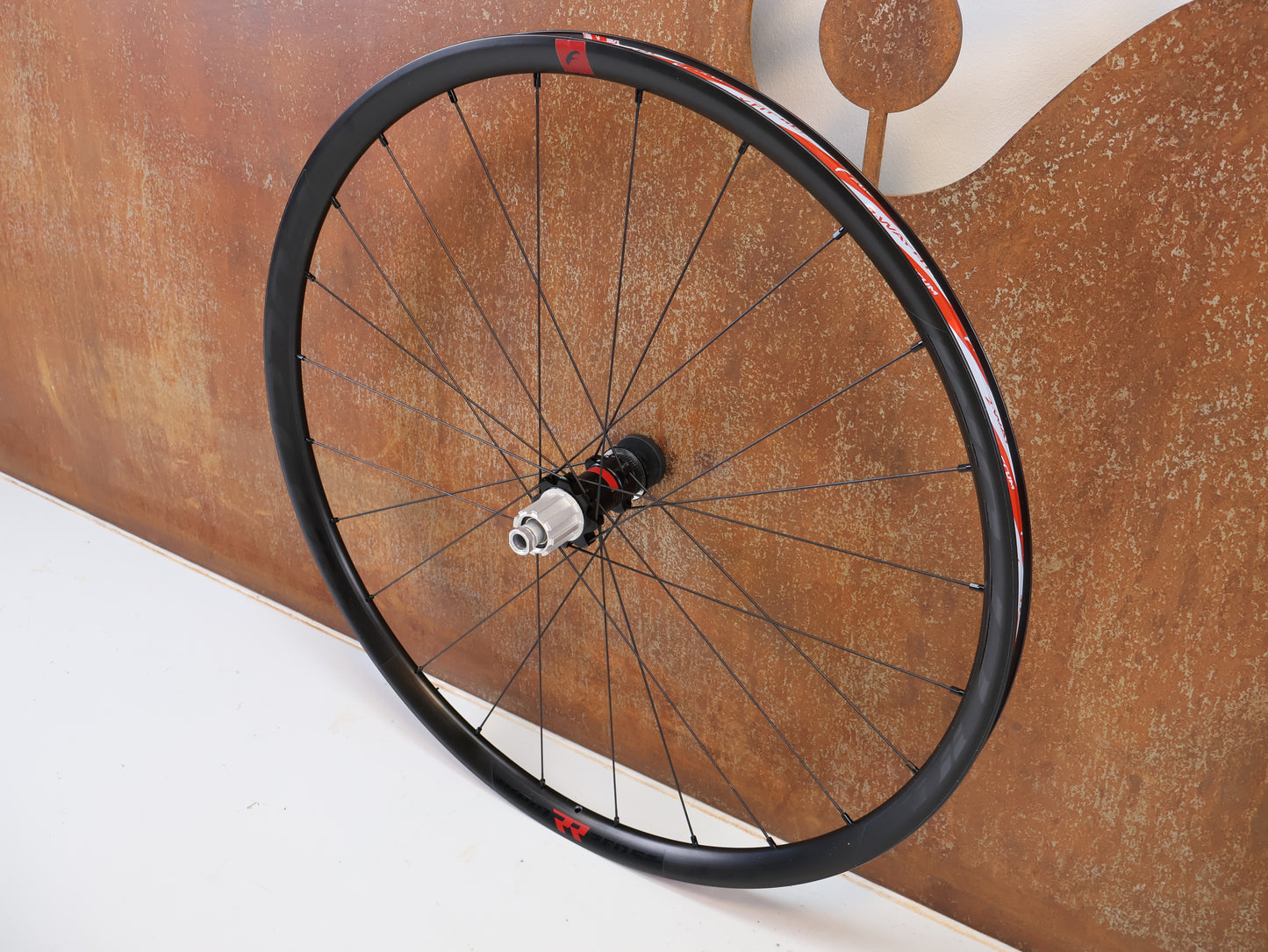 FULCRUM RAPID RED 5 DB GRAVEL LAUFRADSATZ 700C / 29 ZOLL / CAMPAGNOLO N3W