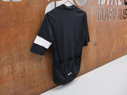 RAPHA CORE RADTRIKOT / HERREN / BLACK / ATMUNGSAKTIV / KURZARM