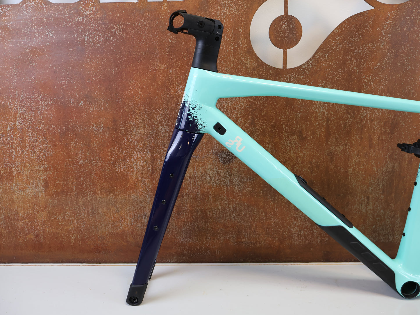 BMC URS 01 PREMIUM CARBON GRAVEL RAHMENSET / GRÖSSE M /  MTT UDH