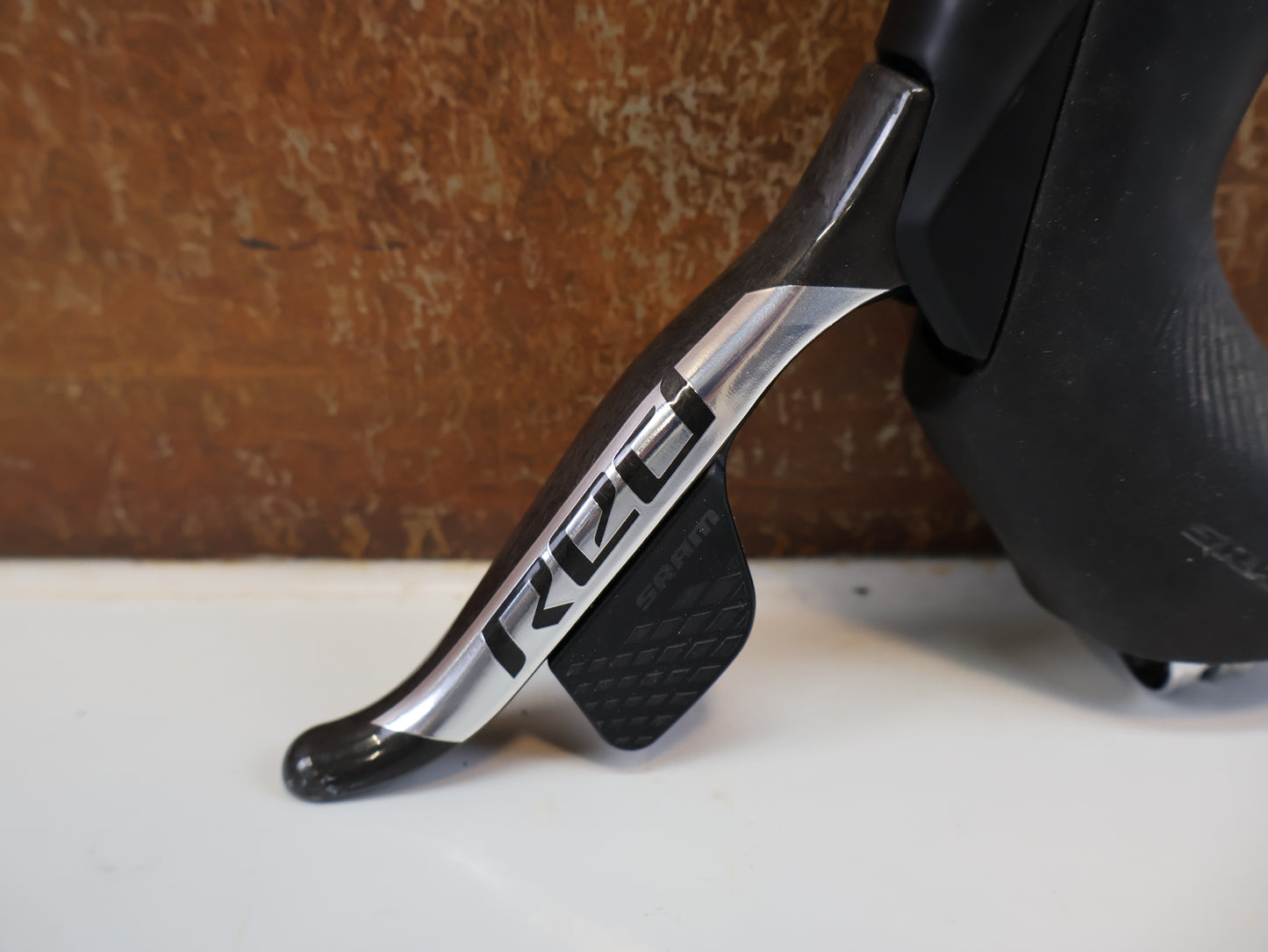 SRAM RED ETAP AXS D1 SCHALT-/ BREMSHEBEL 2X12-FACH / DISC / CARBON / INKL. BREMSSÄTTEL