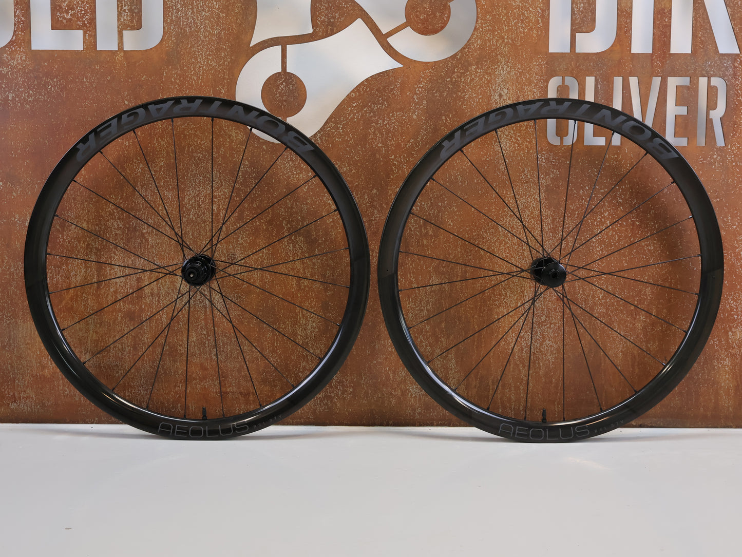 BONTRAGER AEOLUS RSL 37V CARBON LAUFRADSATZ / 25 MM INNENWEITE / DT 240 / XDR