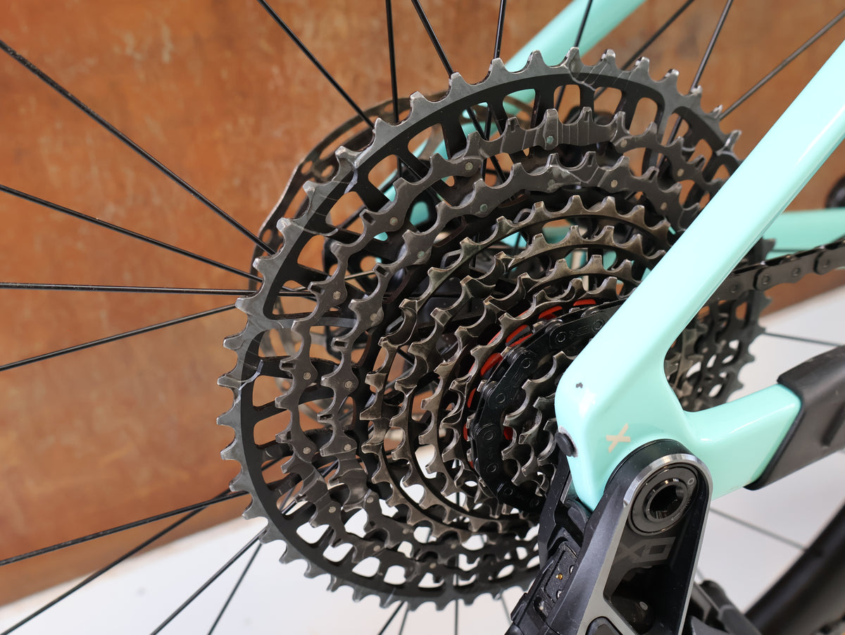 BMC URS 01 THREE GRAVEL BIKE / L / 2024 / SRAM X0 EAGLE TRANSMISSION