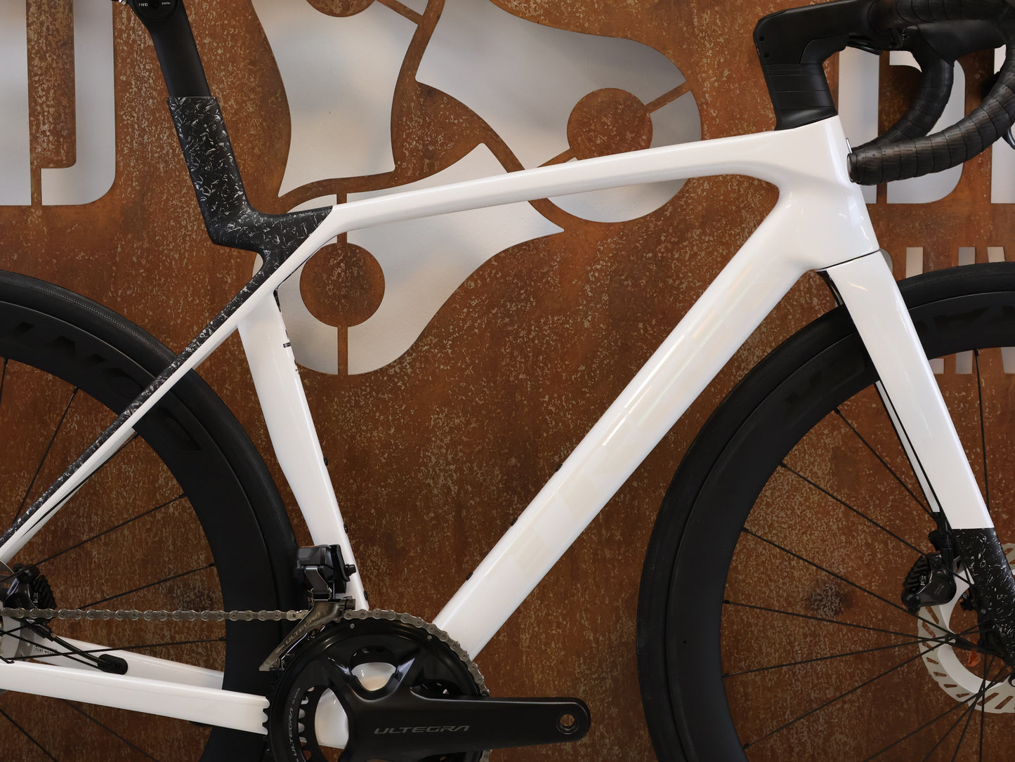 TREK MADONE SL 7 GEN 8 / GRÖSSE M / OCLV CARBON / ULTEGRA DI2