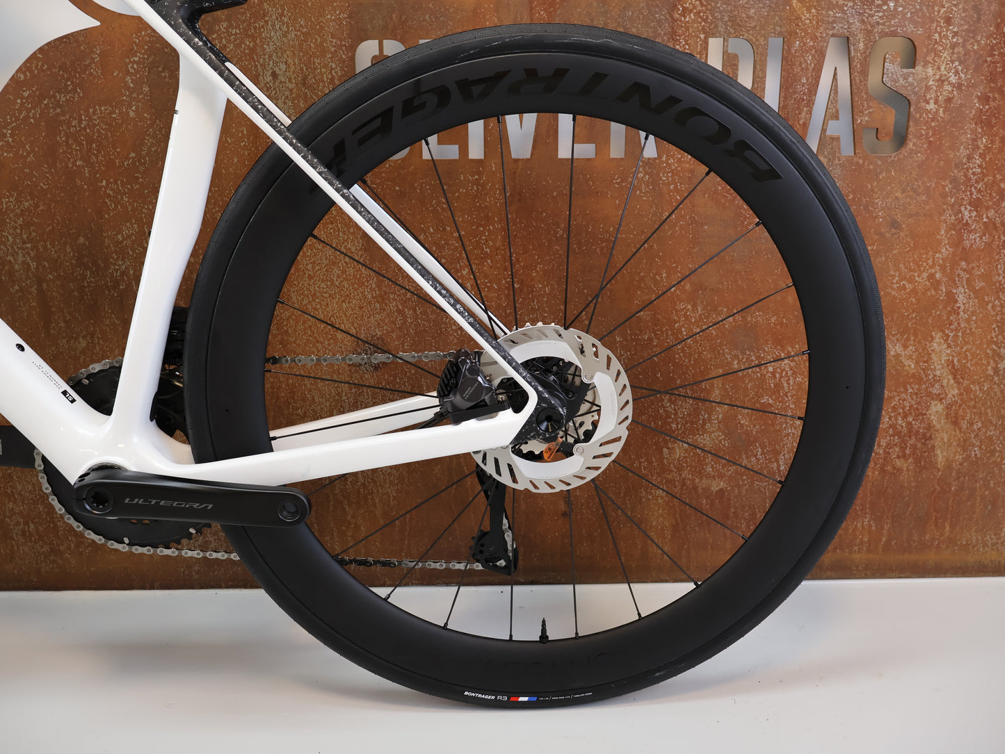 TREK MADONE SL 7 GEN 8 / GRÖSSE M / OCLV CARBON / ULTEGRA DI2