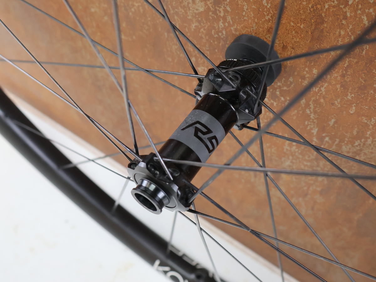 BONTRAGER KOVEE RSL 30 TEAM EDITION FRONT WHEEL 29 BOOST CARBON