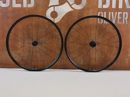 Bontrager Paradigm 23 TLR Laufradsatz 28 Zoll Disc HG