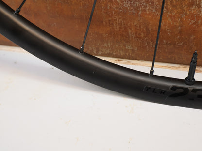 Bontrager Paradigm 23 TLR Laufradsatz 28 Zoll Disc HG