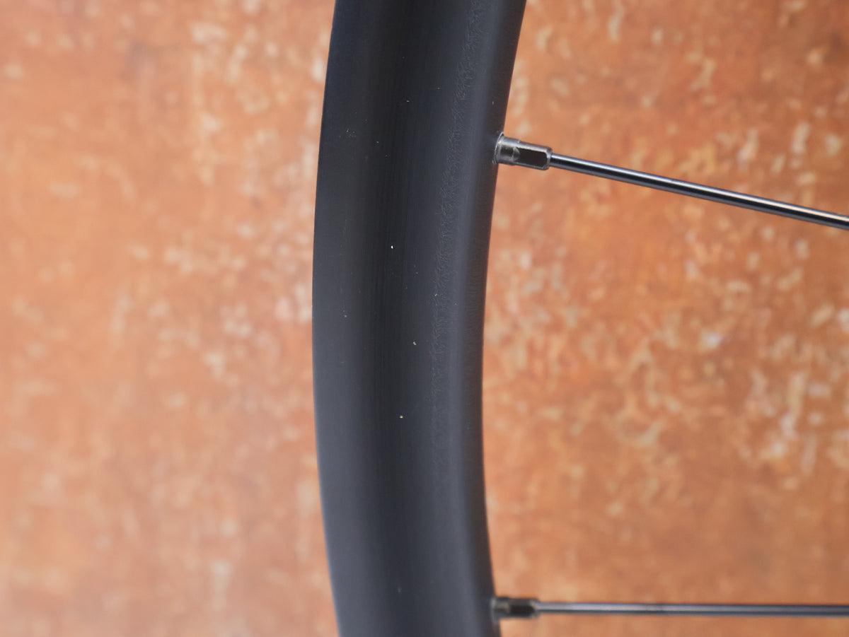 Bontrager Paradigm 23 TLR Laufradsatz 28 Zoll Disc HG