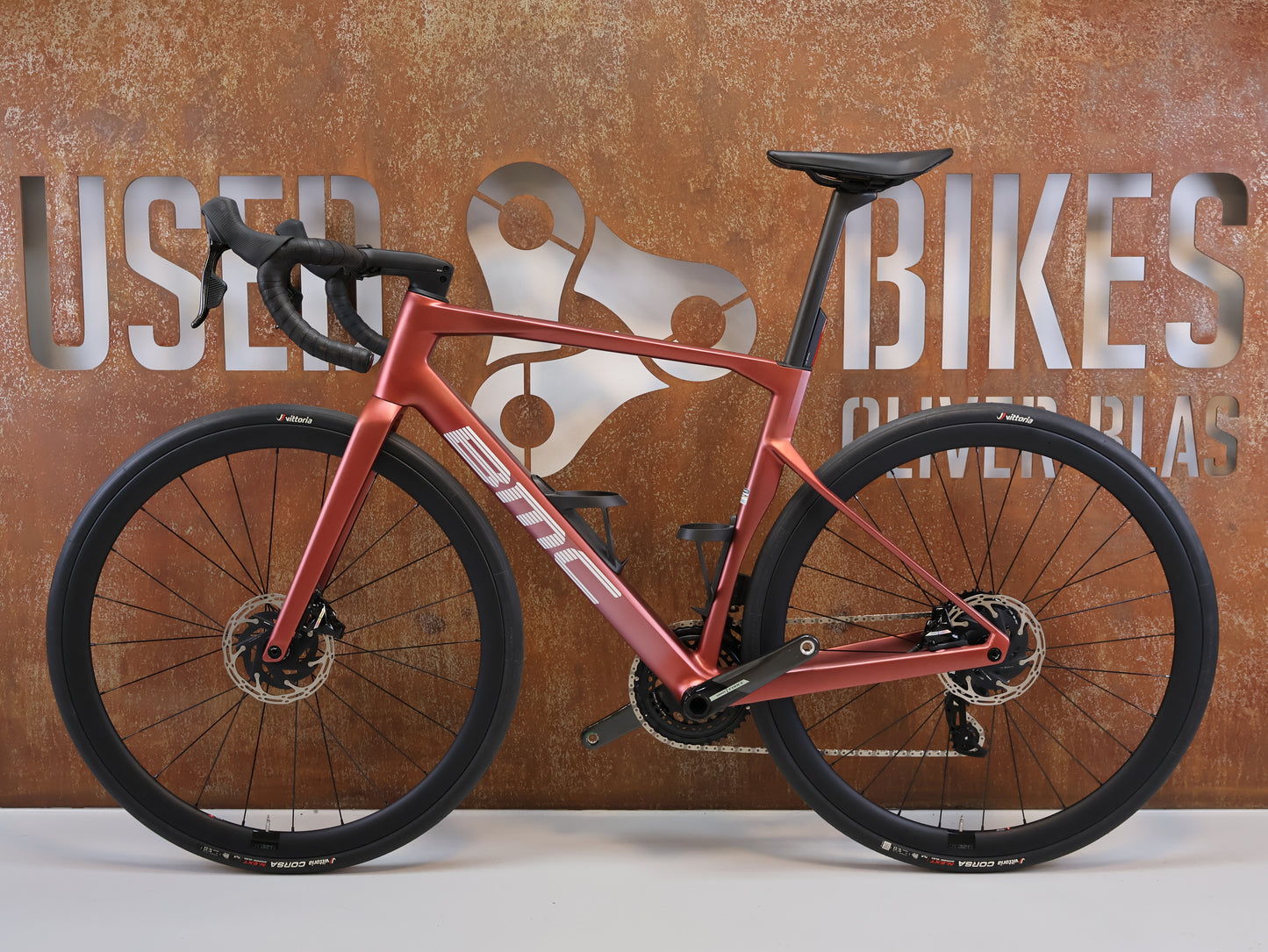 BMC ROADMACHINE 01 THREE / GRÖSSE 54 CM / SRAM FORCE AXS / CRD-321 SL CARBON