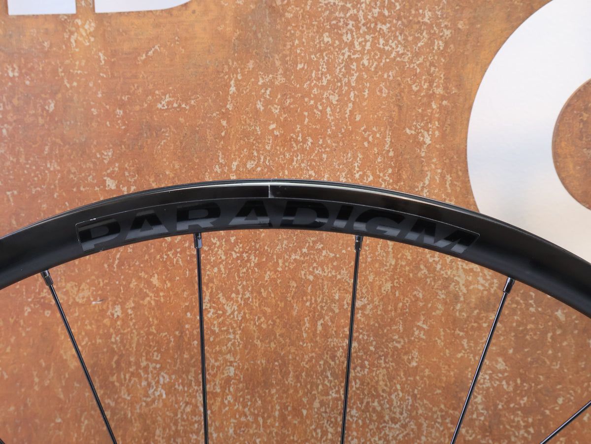 Bontrager Paradigm 23 TLR Laufradsatz 28 Zoll Disc HG